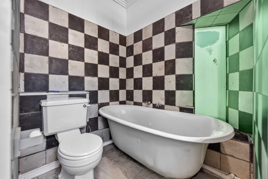 7 Bedroom Property for Sale in Oranjezicht Western Cape